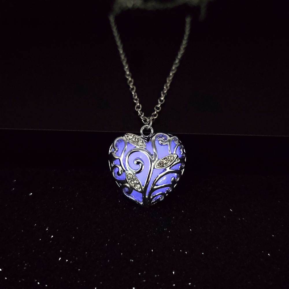 Wholesale Hollow Sea Heart Christmas Luminous Necklace
