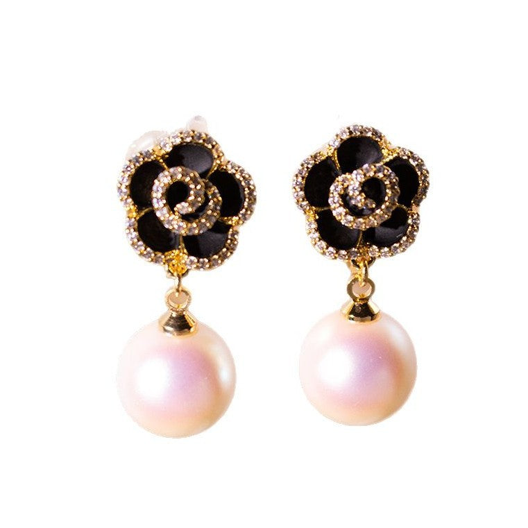 Wholesale Black Camellia Pearl Triangle Ear Clip Retro Light Luxury  Earrings