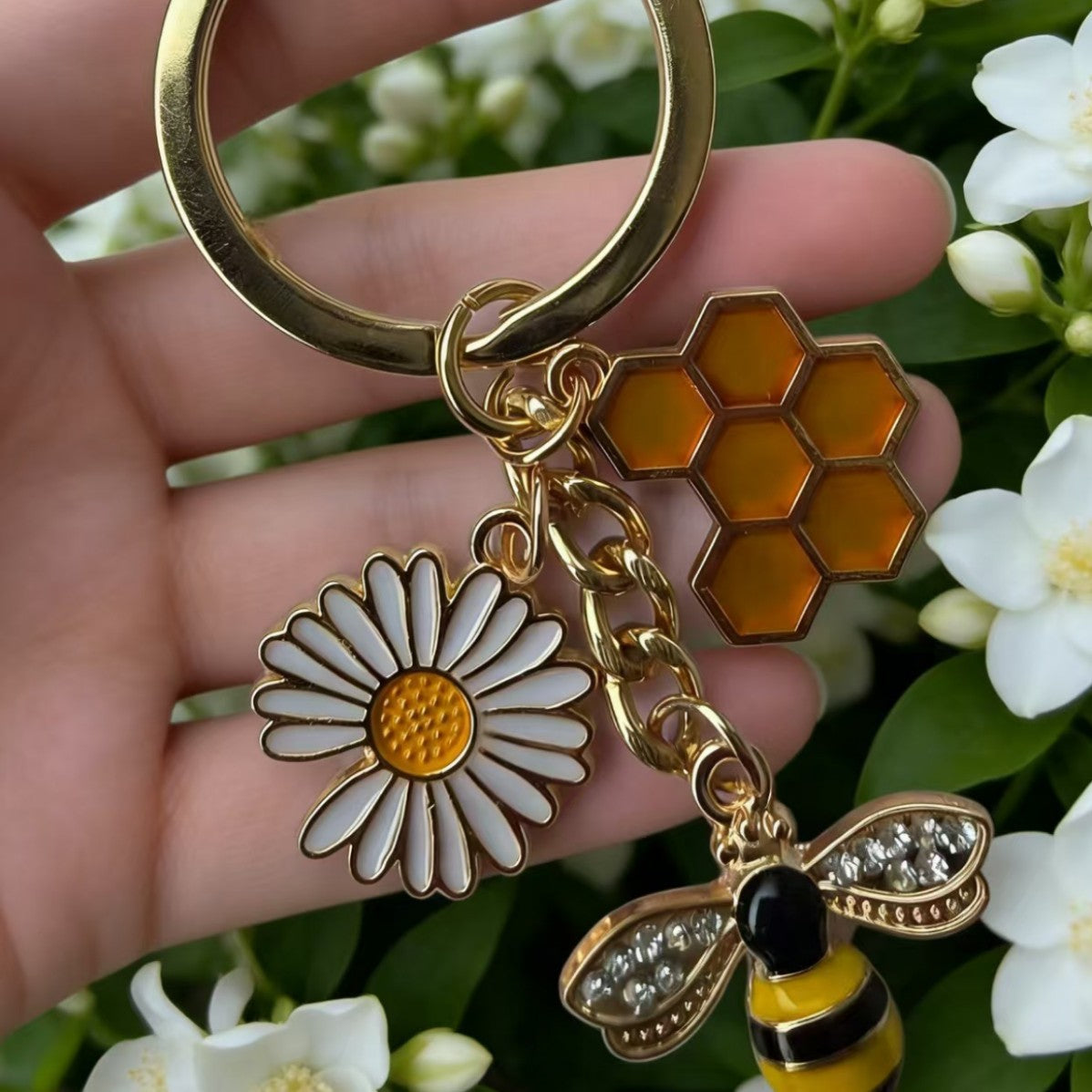 Wholesale Alloy Drop Oil Keychain  Bee Hive Design Cute Bag Charm for Girls Boutique Resale