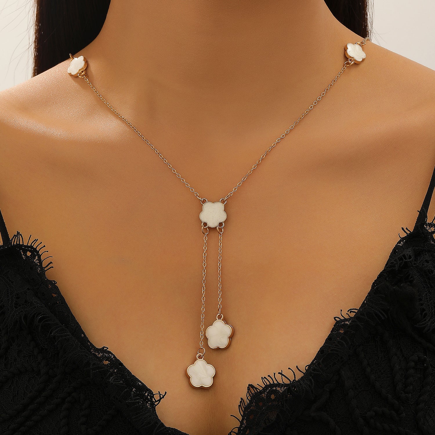 Wholesale lucky five-petal flower tassel pendant Necklace