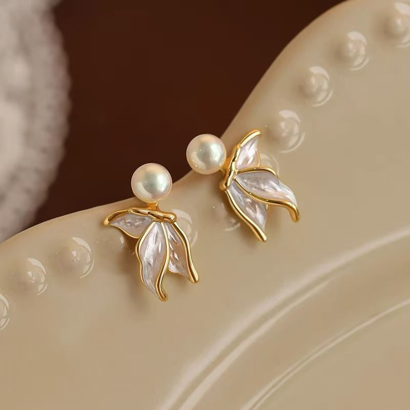 Wholesale Modern Faux Pearl Fishtail Earrings Jewelry Accessory Gift for Women