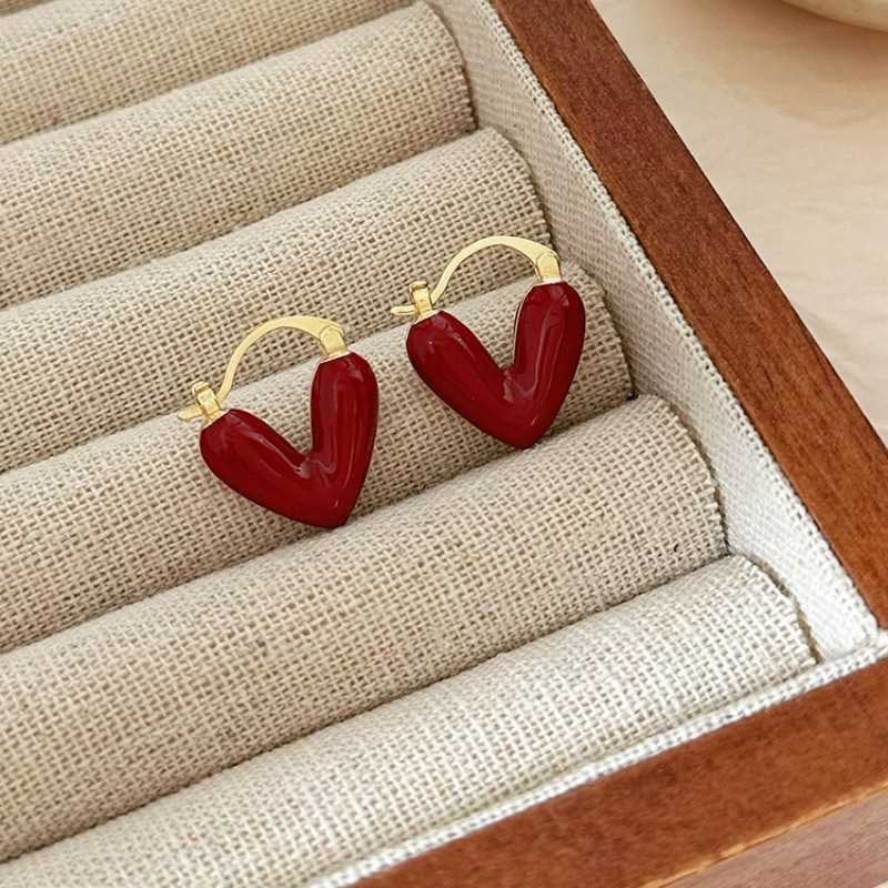 Wholesale retro love light luxury earrings