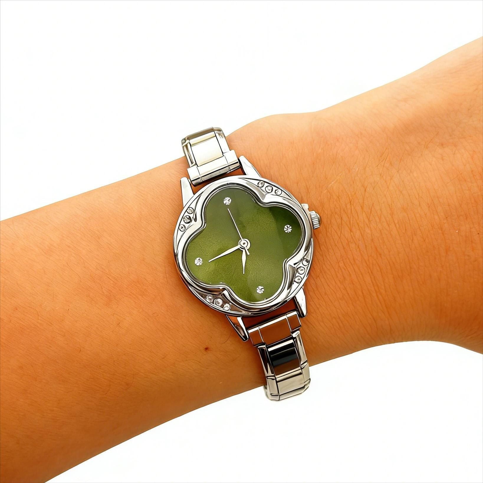 Wholesale Trendy Women' s Casual Quartz Watch with Ruby Four-Leaf Clover Diamond Design,  DIY Accessory for Resale