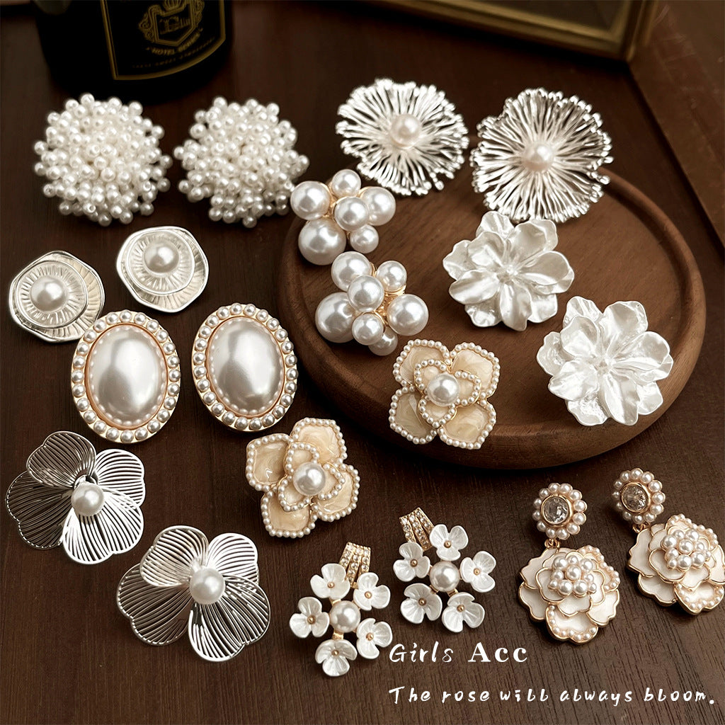 Wholesale White Camellia Heart Shape Flower Earrings for Party Wear Fashion Accessory