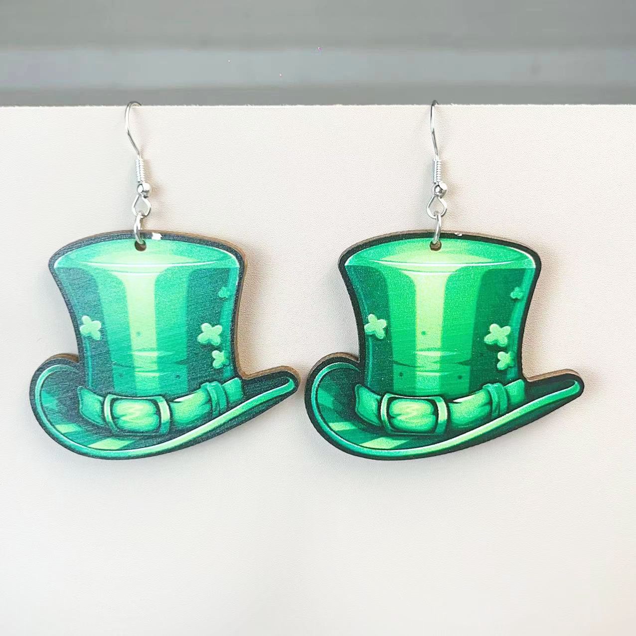 Wholesale Wooden St.  Patrick' s Day shamrock earrings