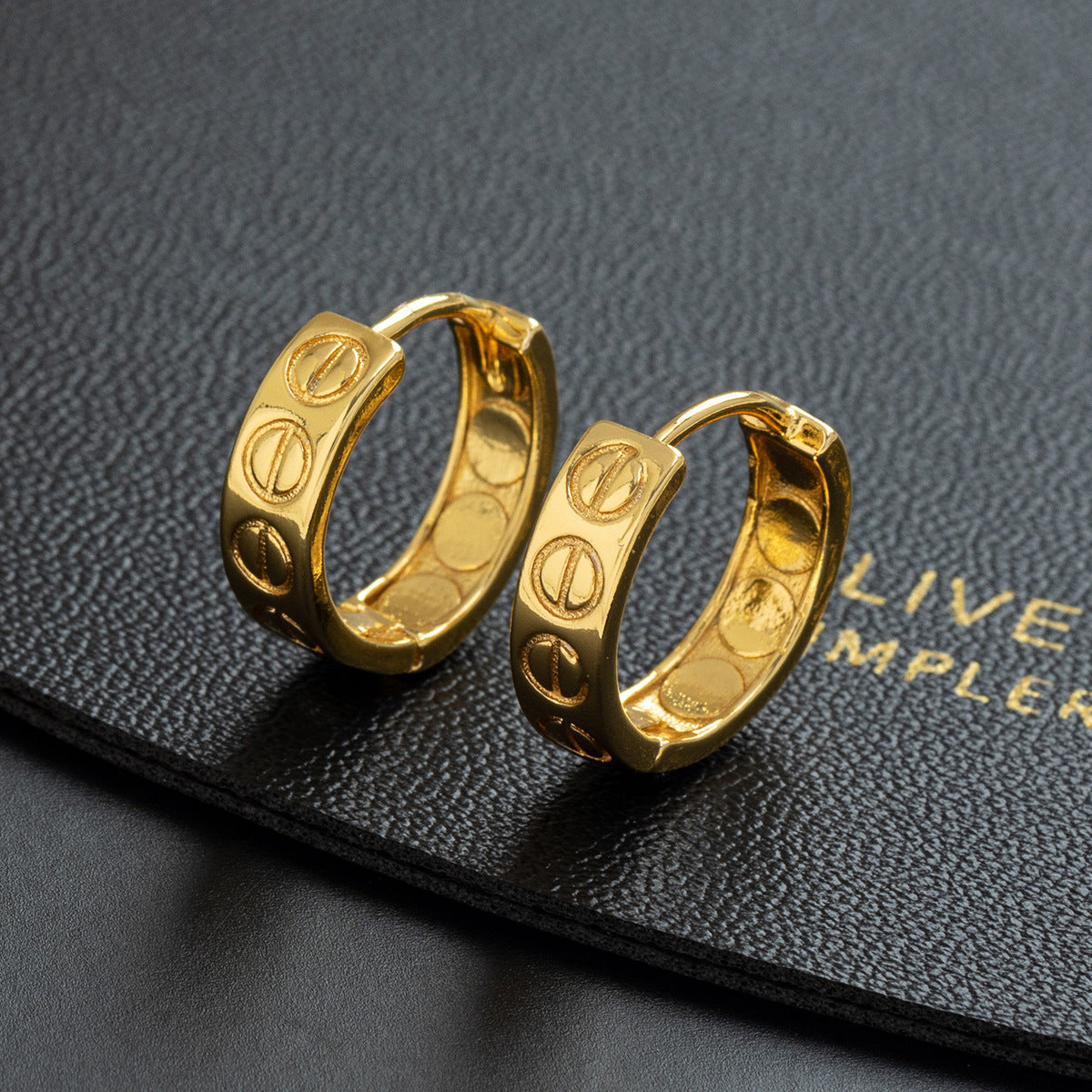 Wholesale Gold Plated Zircon Letter Ear Cuffs For Women Trendy Geometric Shape Chic Everyday Jewelry Accessory Boutique Resale Gift