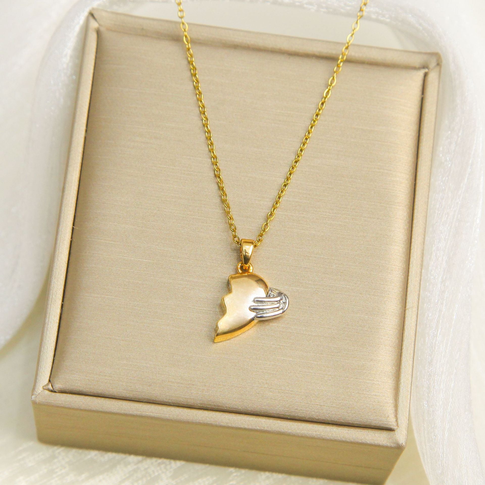 Wholesale Titanium Steel  Love Heart Magnetic Necklace