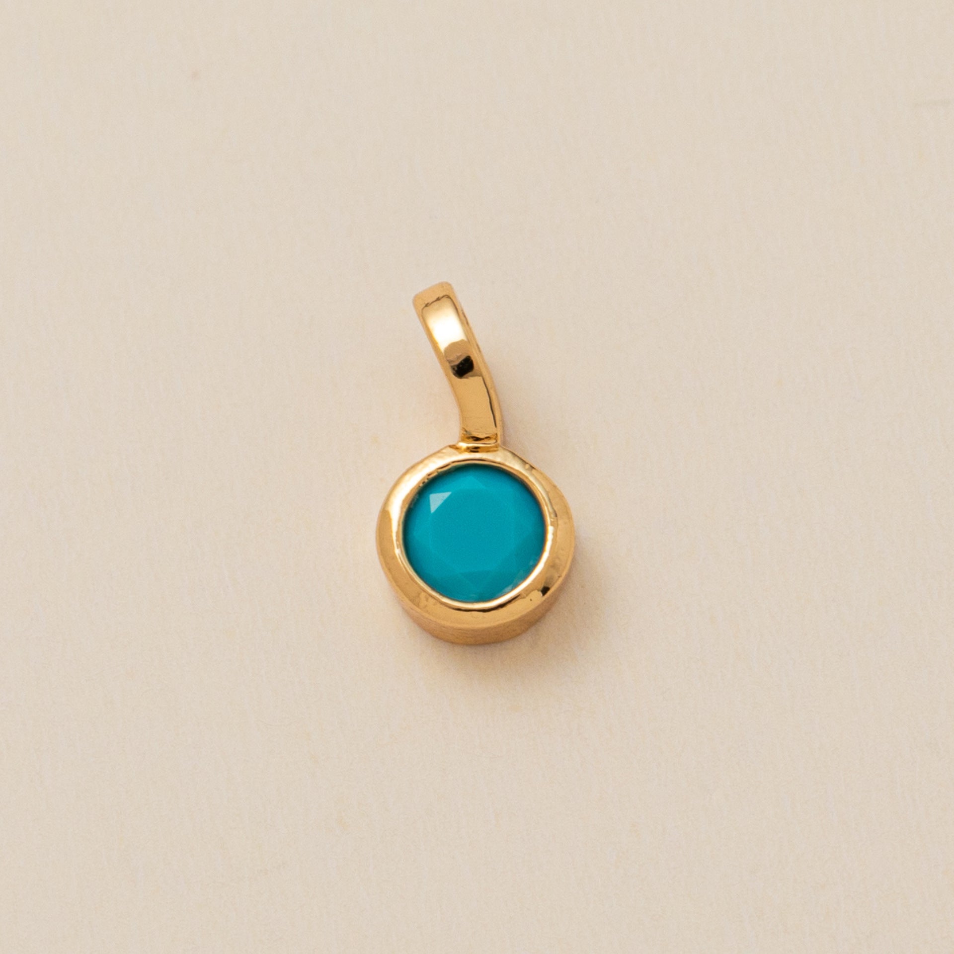 Wholesale Flower-shaped colored zircon pendant