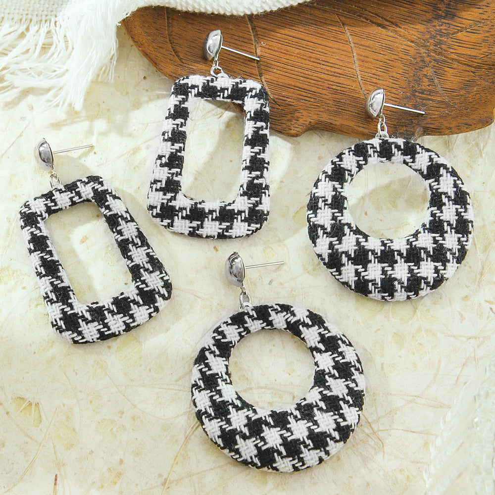 Wholesale Houndstooth Geometric Drop Earrings - Retro Fashion Accessory for Party Wear