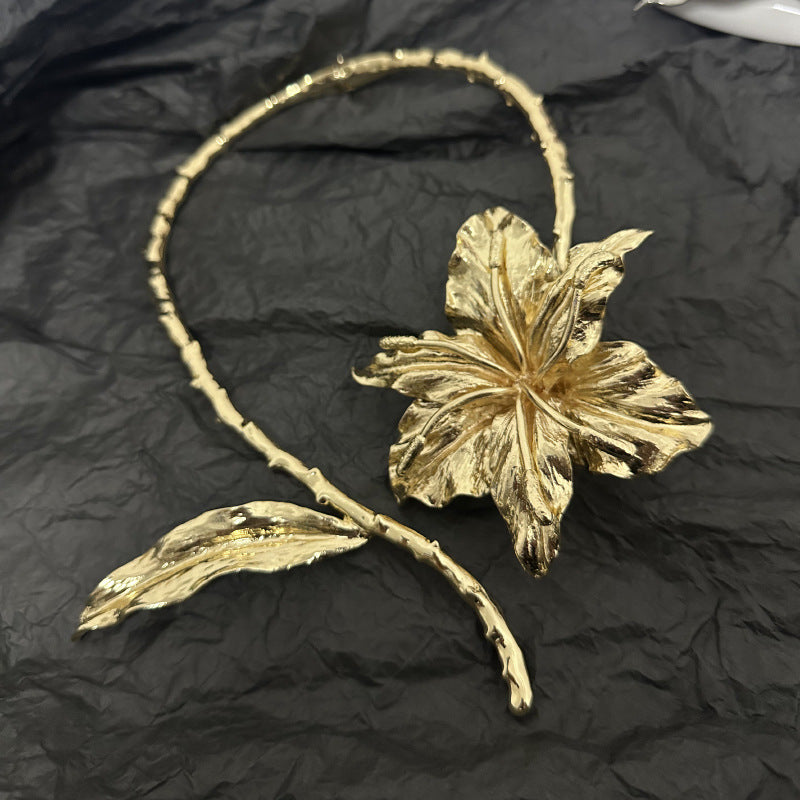 Wholesale  Exaggerated Personality Thorn Leaf Pol Bell Flower  Necklaces