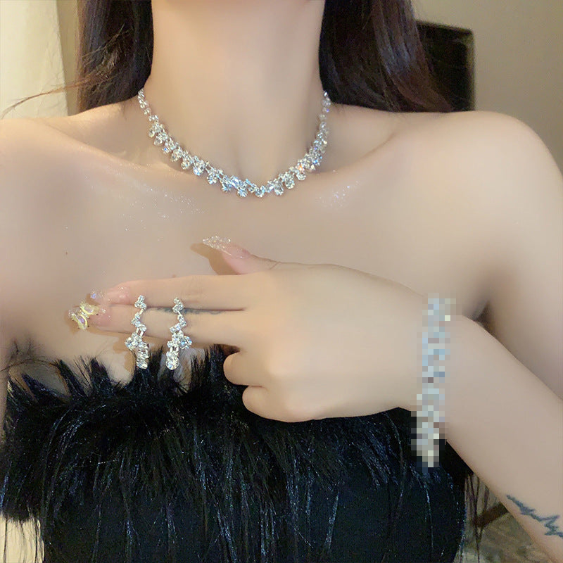 Wholesale Full Diamond Water Drop Tassel Necklace Light Luxury Necklaces Clavicle Chain ACC-NE-Miaosi013