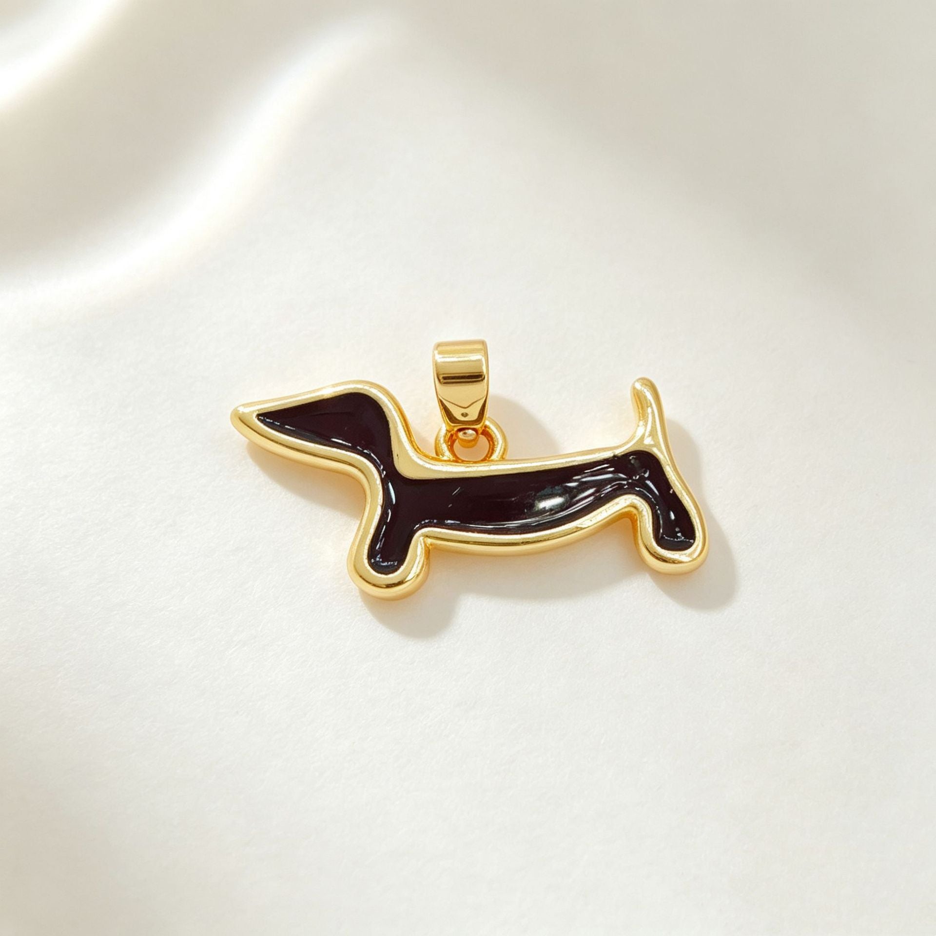 Wholesale Copper Gold Plated Hot Dog Necklace Light Luxury Fashion Pendant for Daily Wear Fashion Accessory