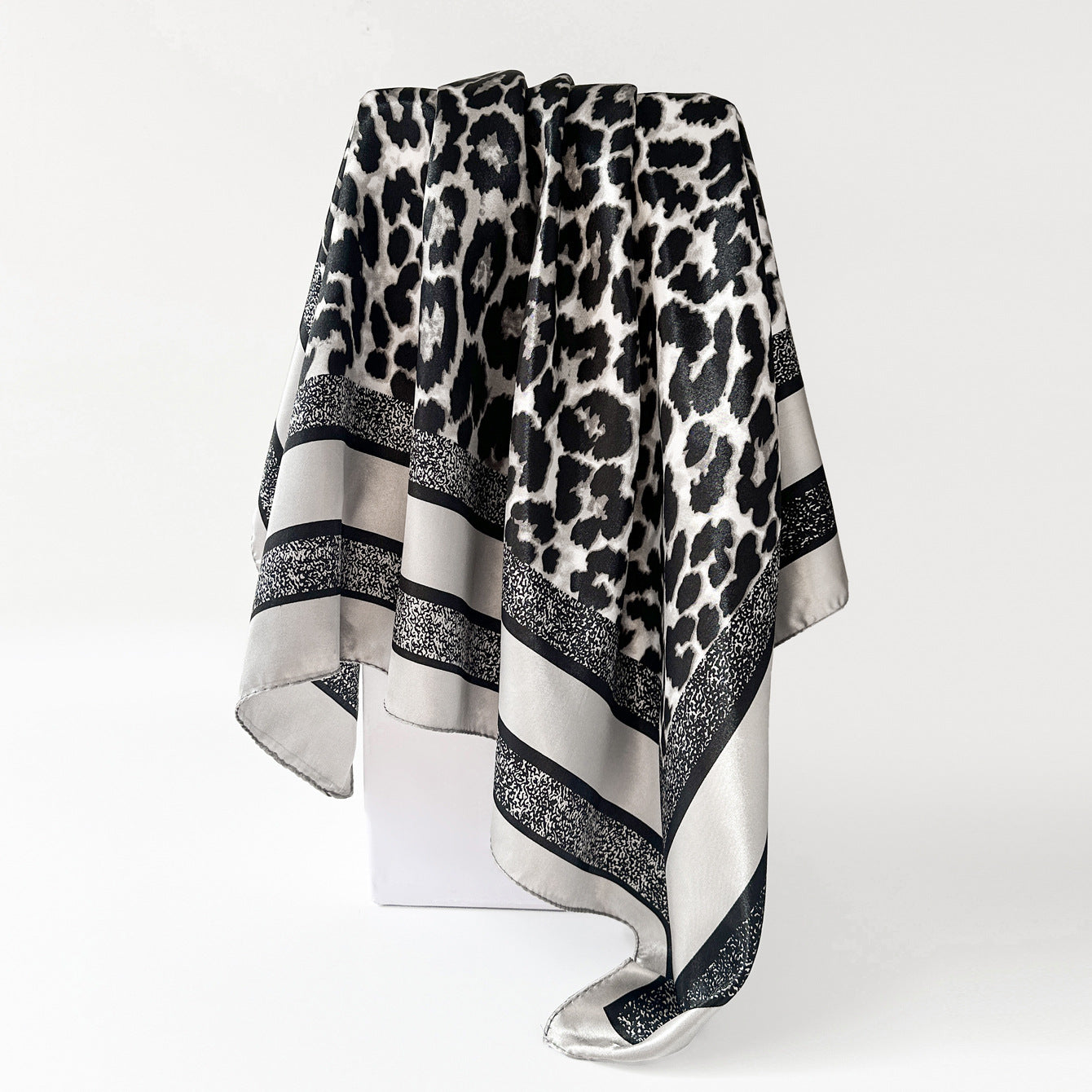 Wholesale Satin Square f Leopard Print Retro Women S Summer Fashion Accessory