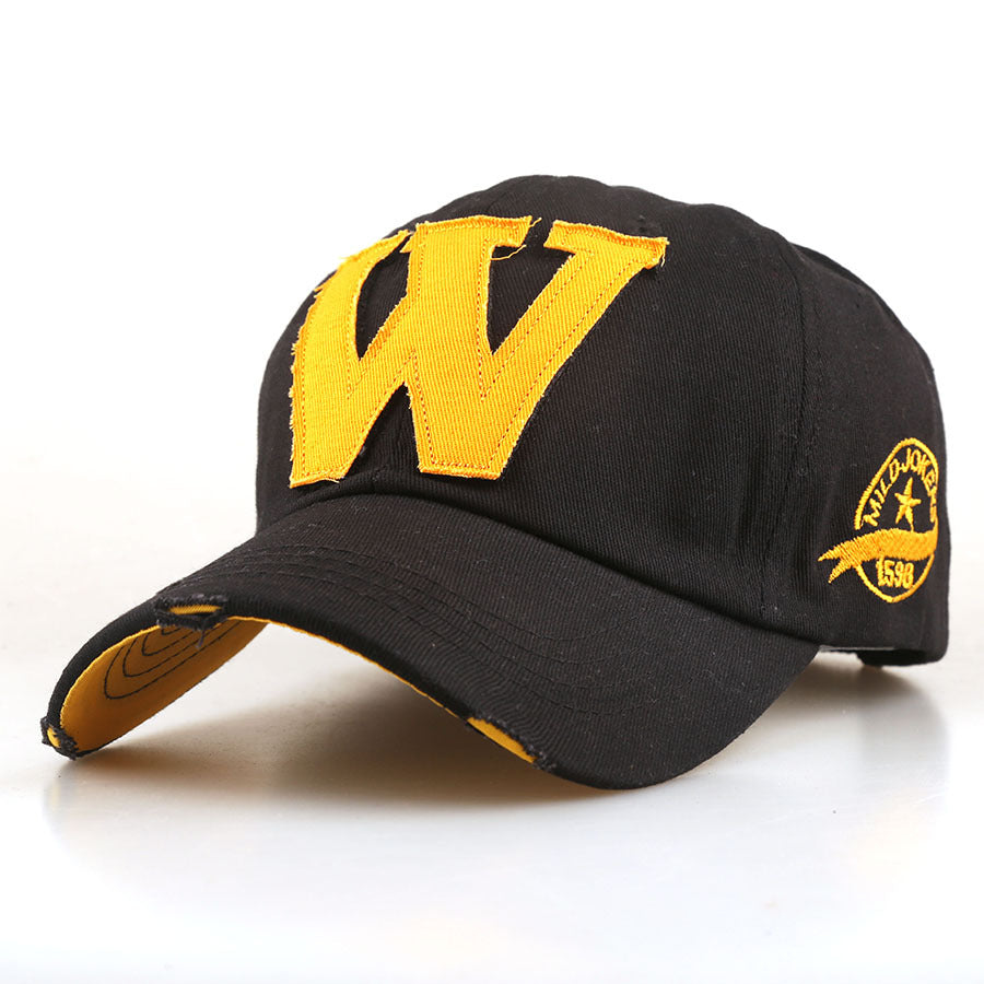Wholesale Fashionable letter embroidered baseball cap