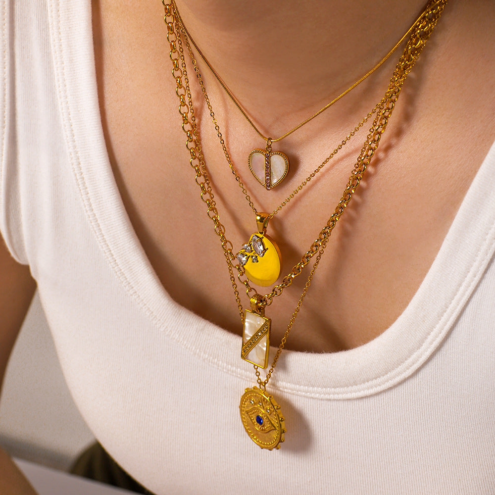 Collier en acier en acier titane en acier en acier en acier de titane asymétrique du diable