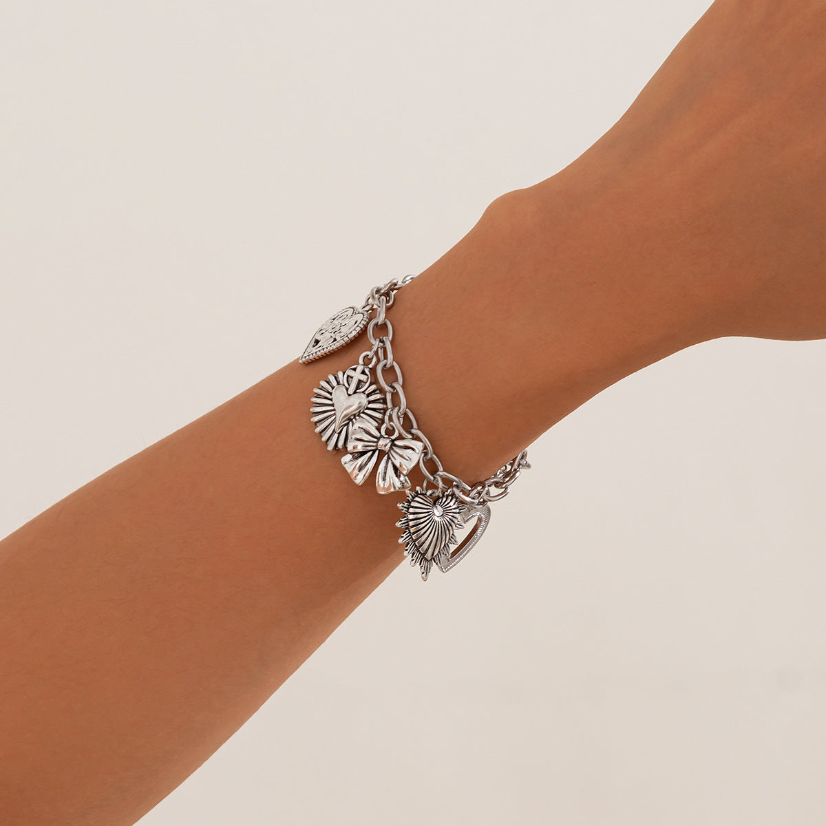 Wholesale Heart Hollow Pendant Necklace