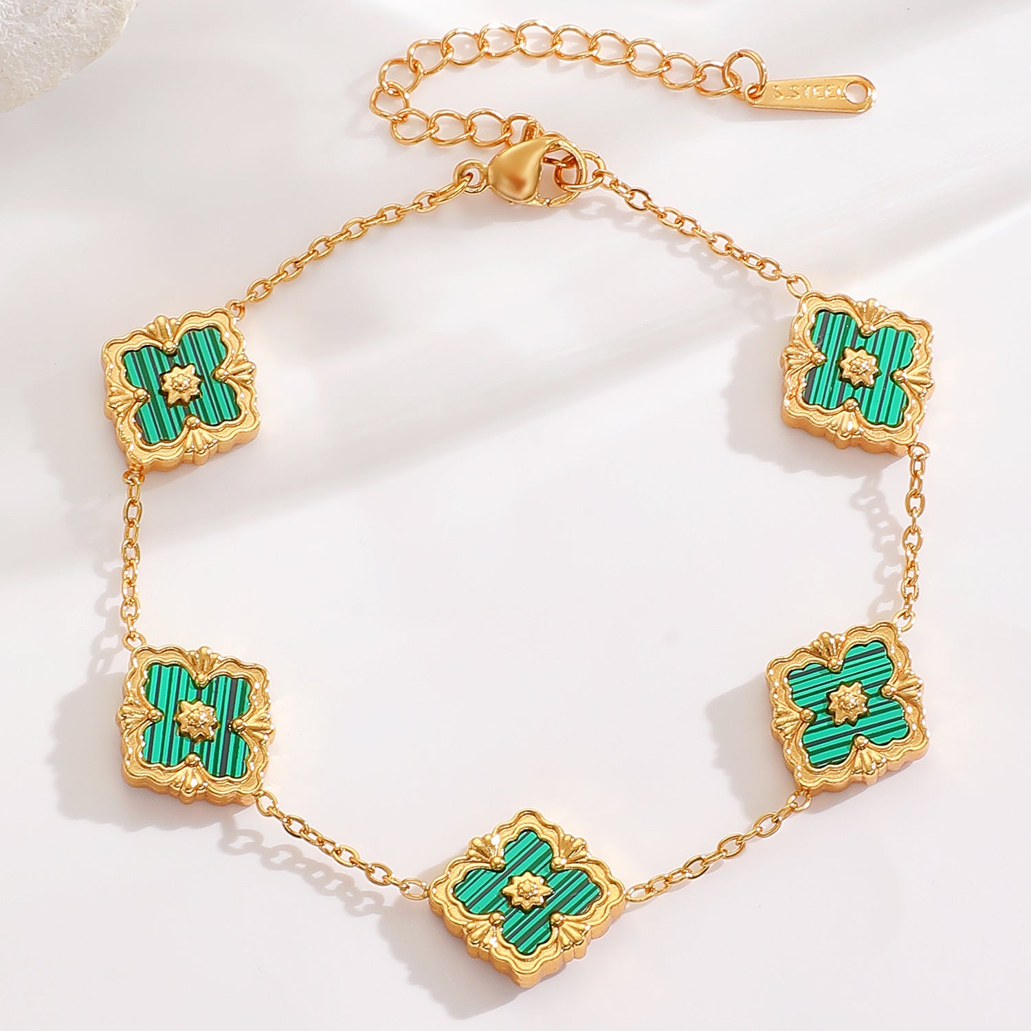 Wholesale Alloy five-leaf clover flower bracelet