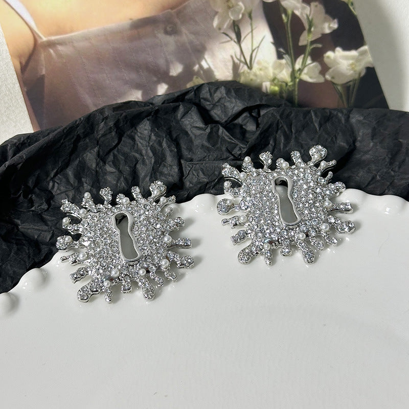 Wholesale  Light Luxury Square Burst Keyhole Pearl Flash Diamond Earrings