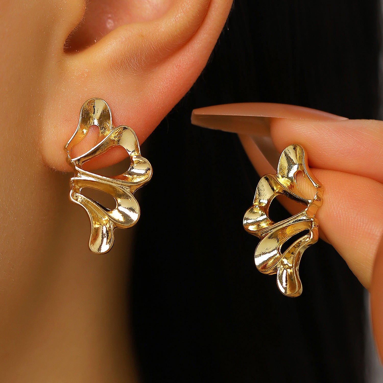 Wholesale Trendy Geometric Irregular Fan Earrings For Women Fashion Alloy Stud Earrings Party Wear Boutique Gift