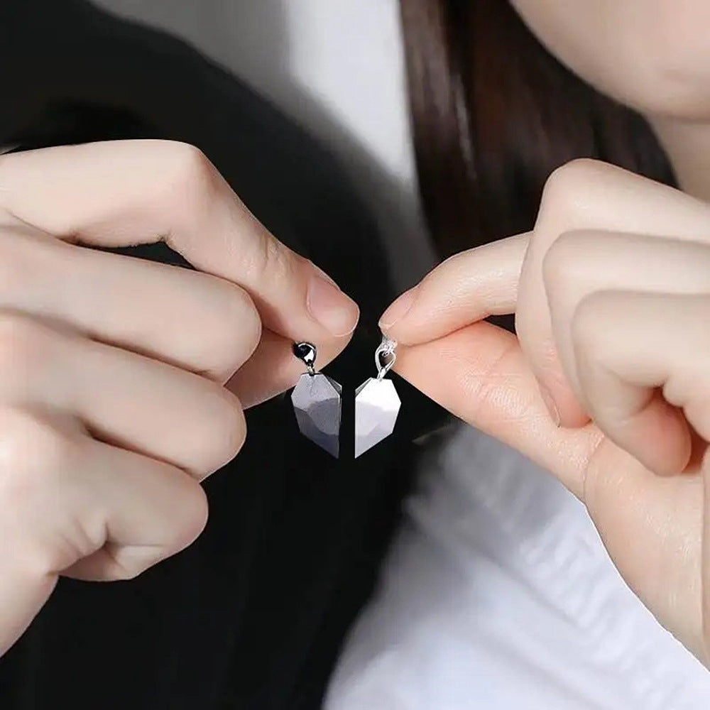 Wholesale Black White Heart Magnetic Necklaces ACC-NE-Hanyu012