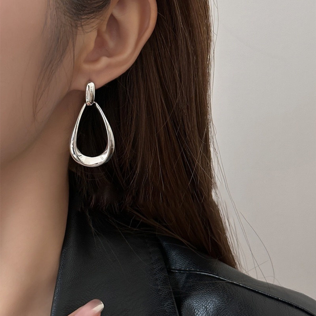 Wholesale Electroplated Metal Drop Earrings Korean Retro Style Gift Boutique Resale