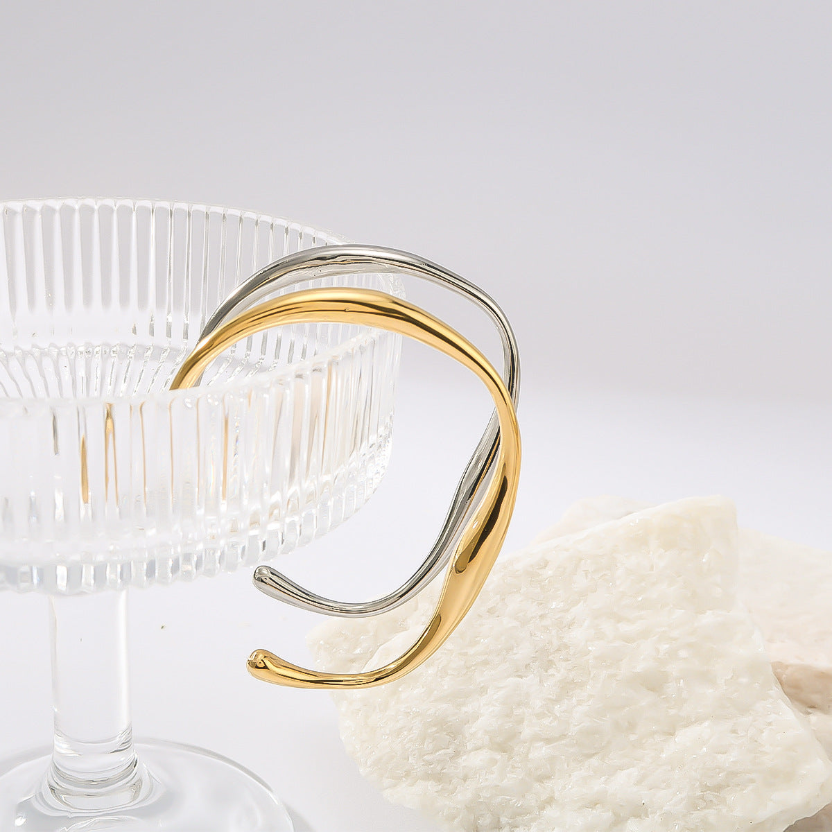 Wholesale stainless steel 18K gold-plated oversized irregular C- shaped open bracelet