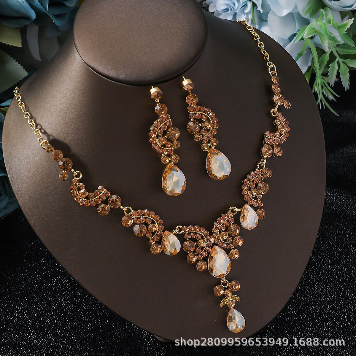 Wholesale Retro Rhinestone Bridal Necklace Set - Alloy Electroplated Jewelry Accessory