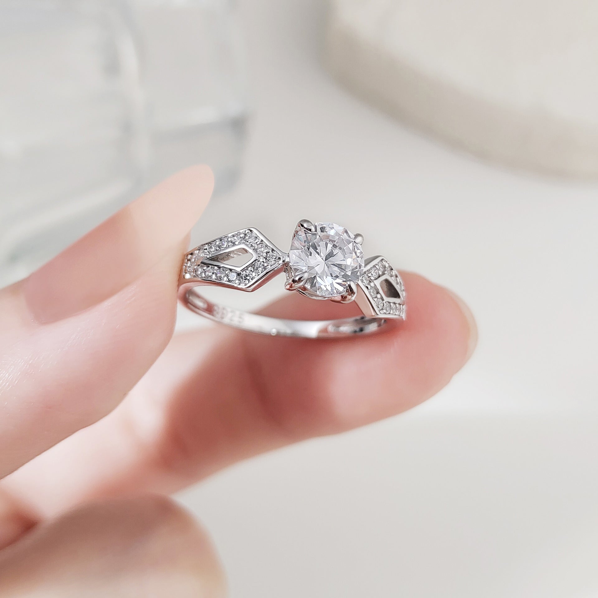 Wholesale 925 Silver Bowknot Ring For Women White Gold Tone Stylish Everyday Fashion Accessory Boutique Resale Jewelry