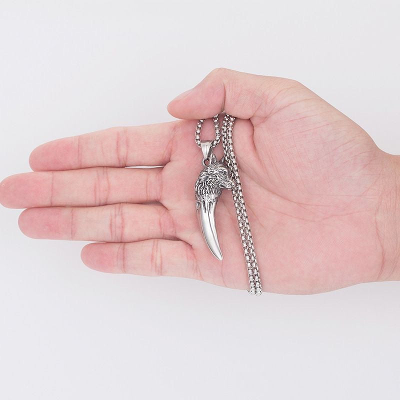 Wholesale Electroplated Alloy Retro Wolf Head Pendant Necklace Men' s Fashion Accessory