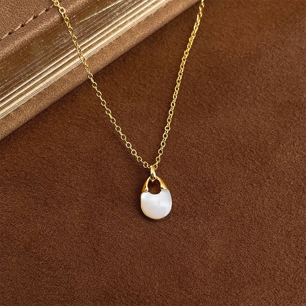 Wholesale Luxury Mother-of-Pearl Necklace for Women,  Fashionable Zirconia Clavicle Chain,  High-End Sweater Chain