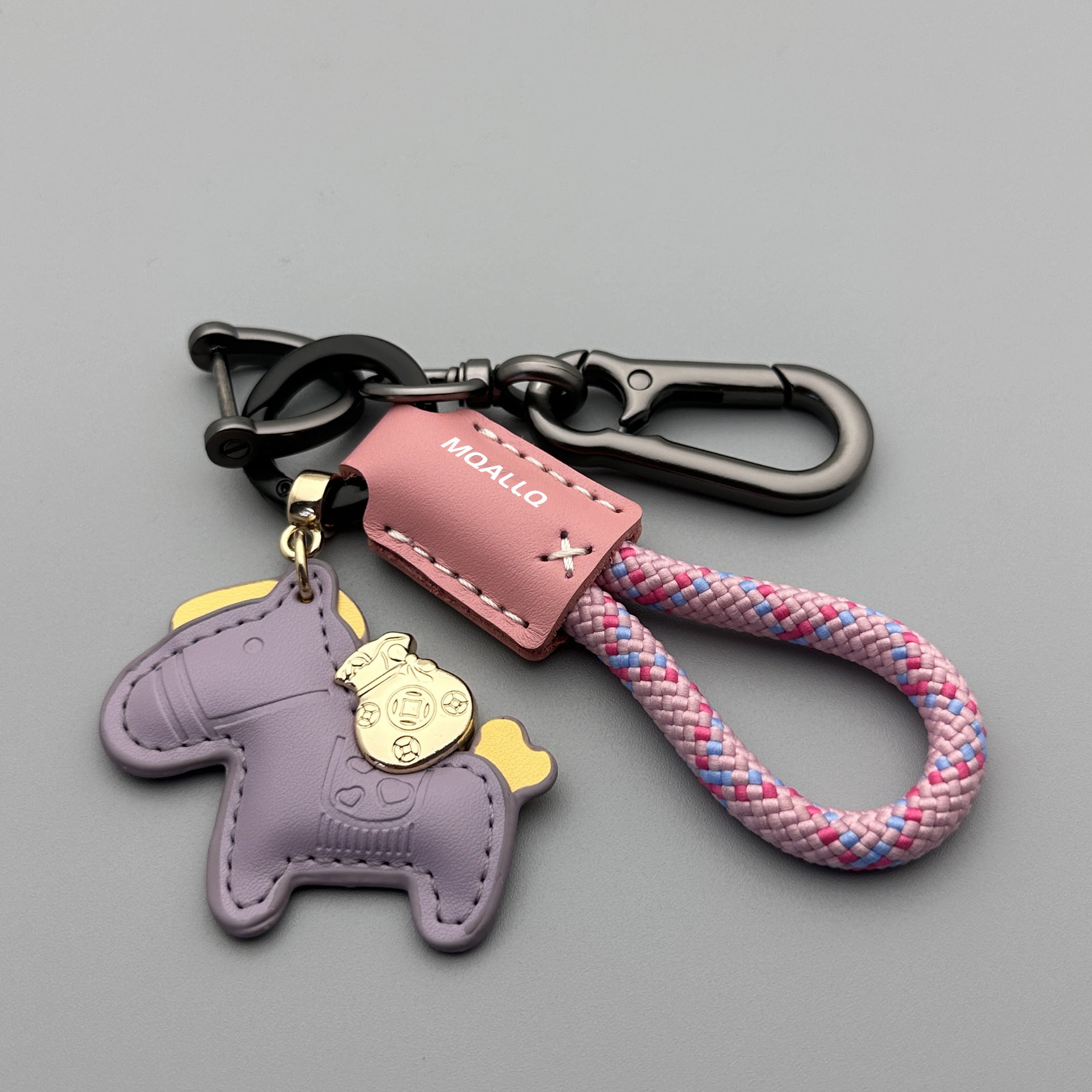 Wholesale Modern Minimalist Keychain with Green Flocked Rope and Pony,  Car Key Accessory for Boutique Resale