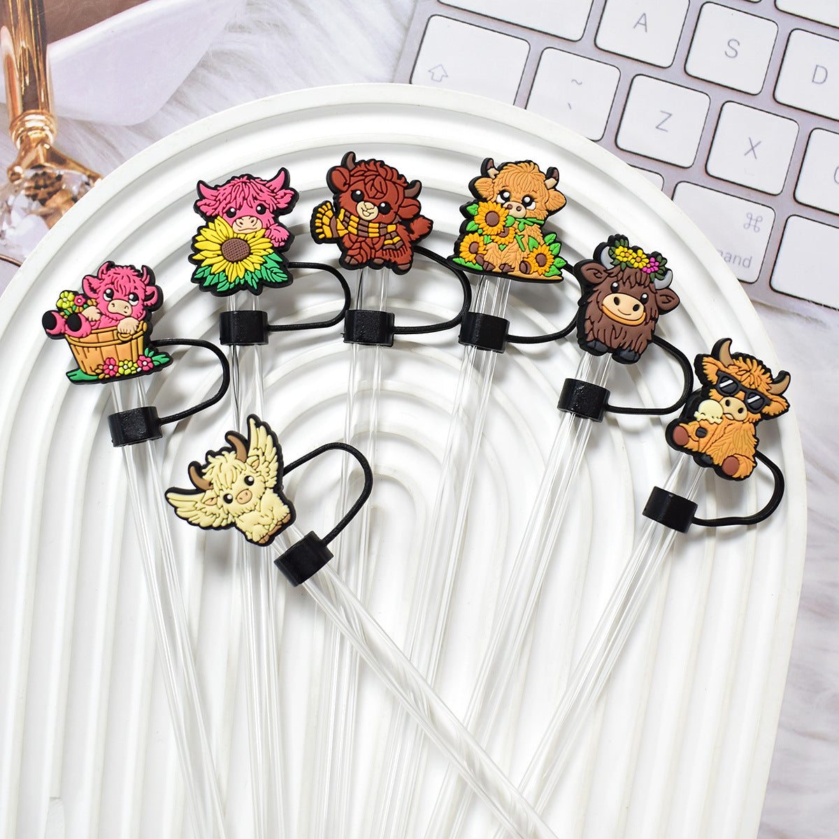 Wholesale Random 100pcs Cartoon Highland Cow  10mm PVC Soft Straw Tube Cap