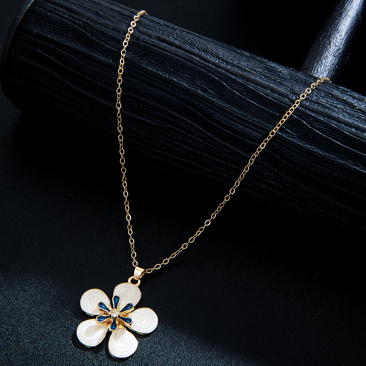 Wholesale Two-color three-dimensional flower alloy necklace earrings for women