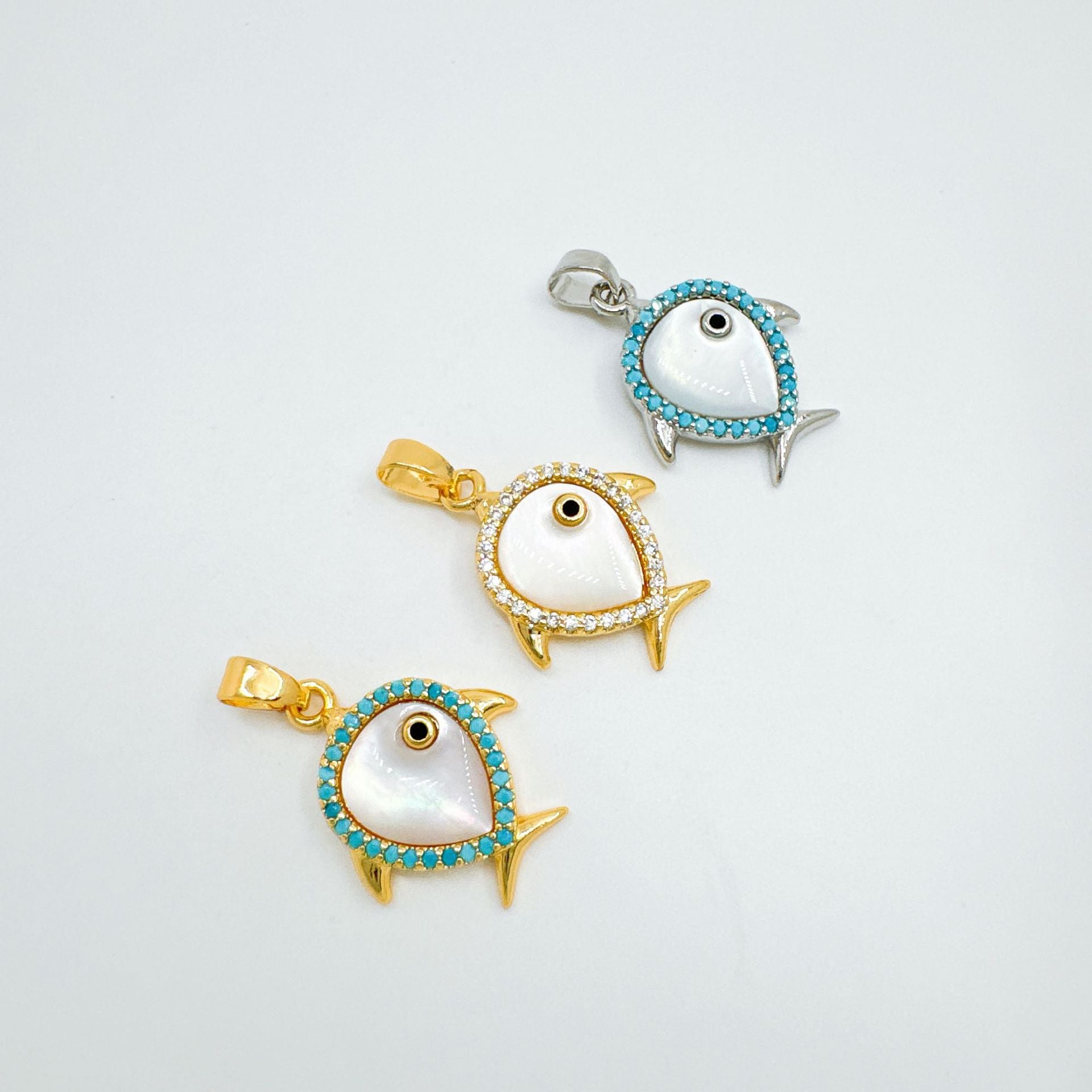 Wholesale Gold Plated Fish Pendant Necklace with Mother of Pearl Sweet Cool Style Fashion Accessory