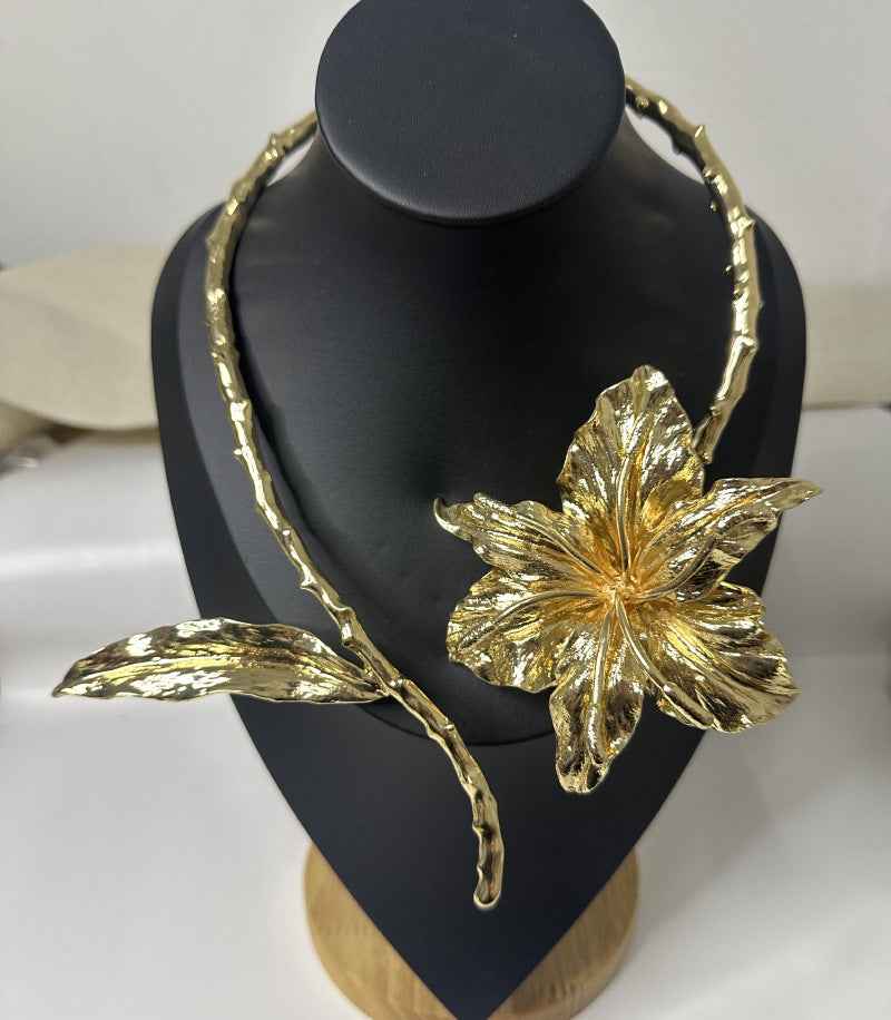 Wholesale  Exaggerated Personality Thorn Leaf Pol Bell Flower  Necklaces