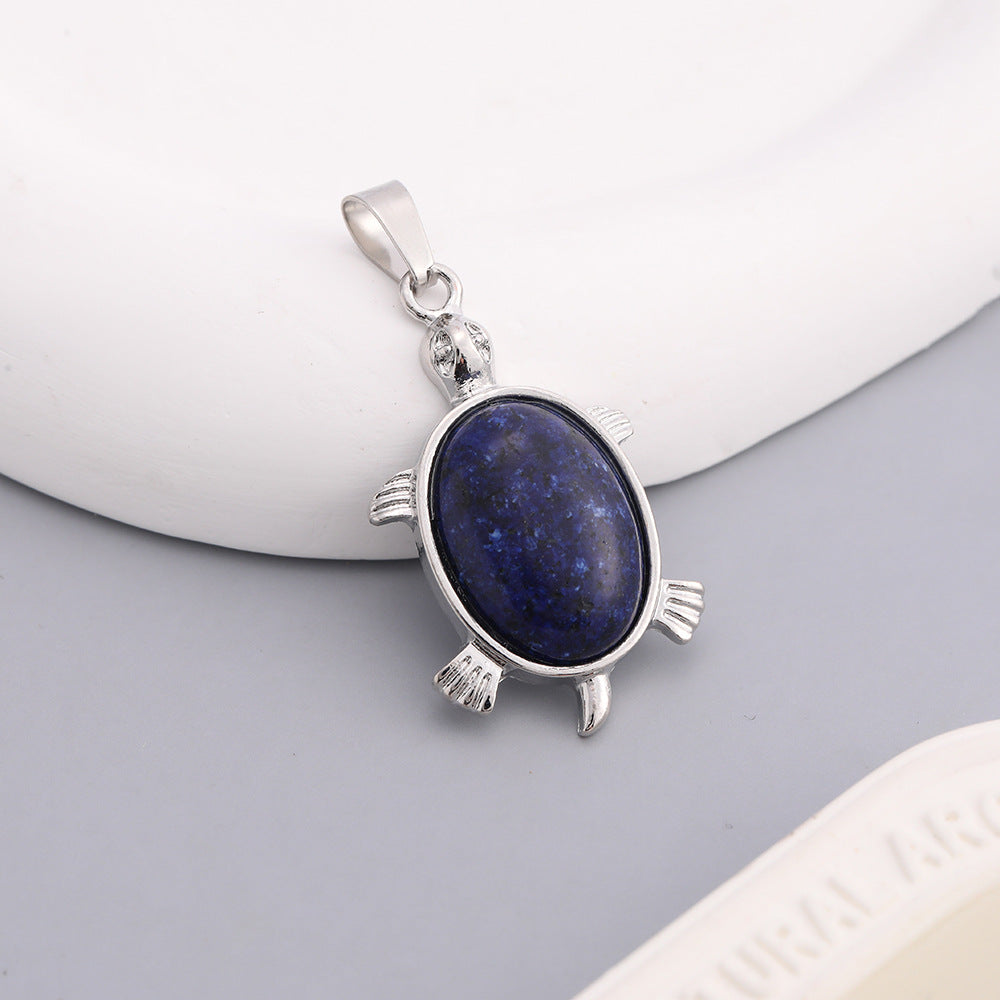 Wholesale Natural color crystal small turtle pendant