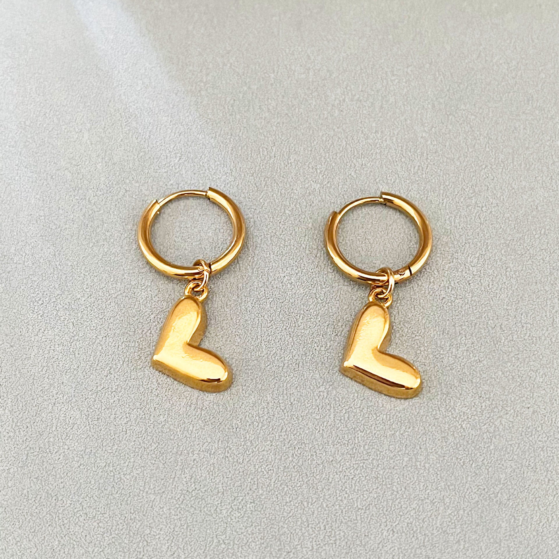 Wholesale hollowed-out  personalized design butterfly and heart earrings