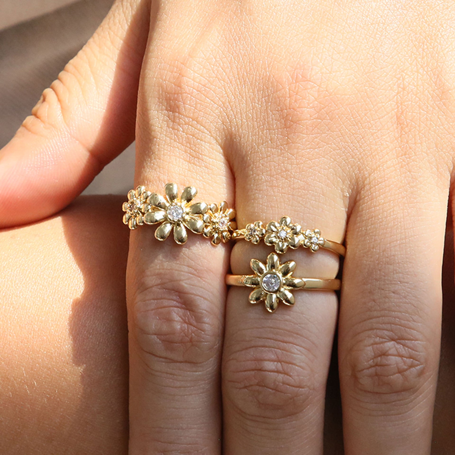 Wholesale  18k Golden Brass Glow Daisy Flower Fresh Style Fashion Opening Ring