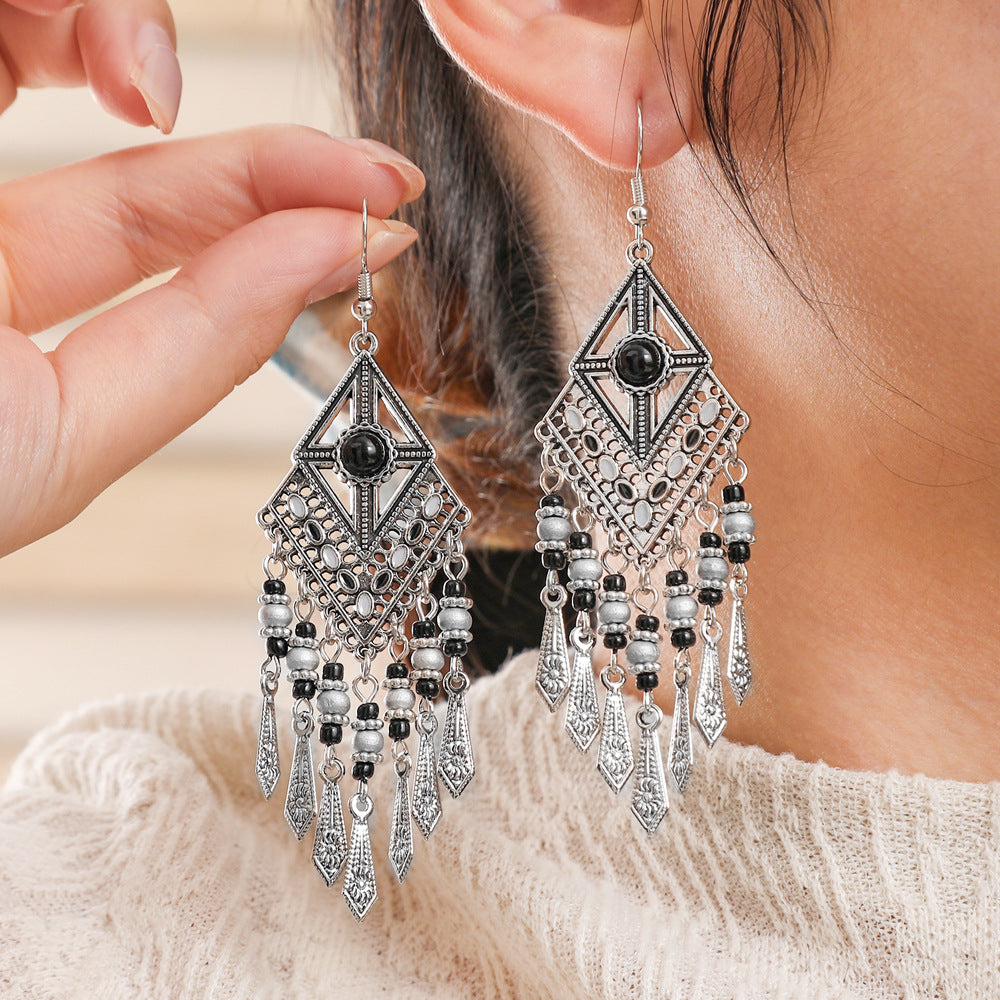 Wholesale Trendy Short Drama Popular Ethnic Style Retro Tassel Earrings Original Design Photo Earrings Travel Outfit Ambiance