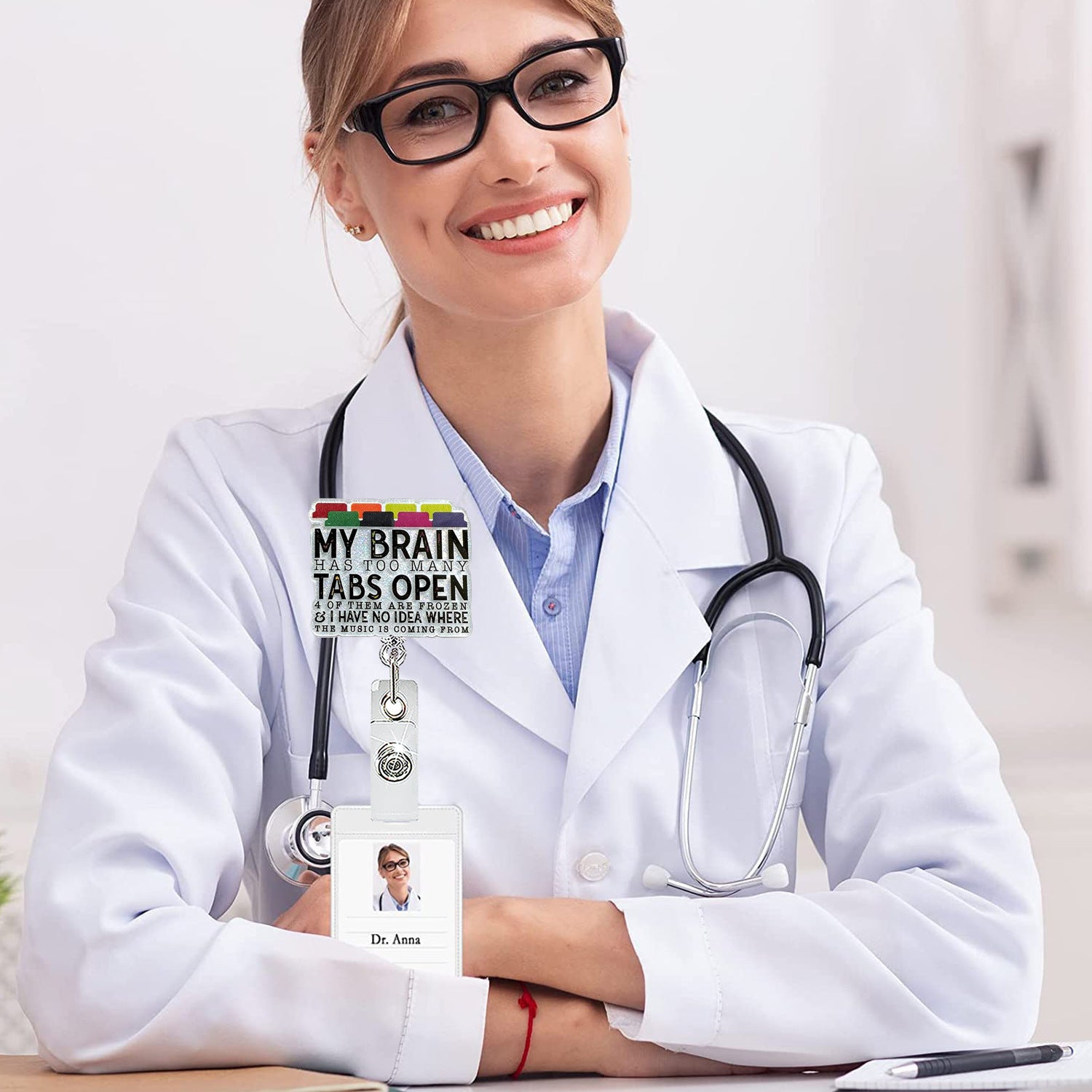 Wholesale Retractable Rotating Badge Reel Acrylic ID Card Holder for Hospital Staff