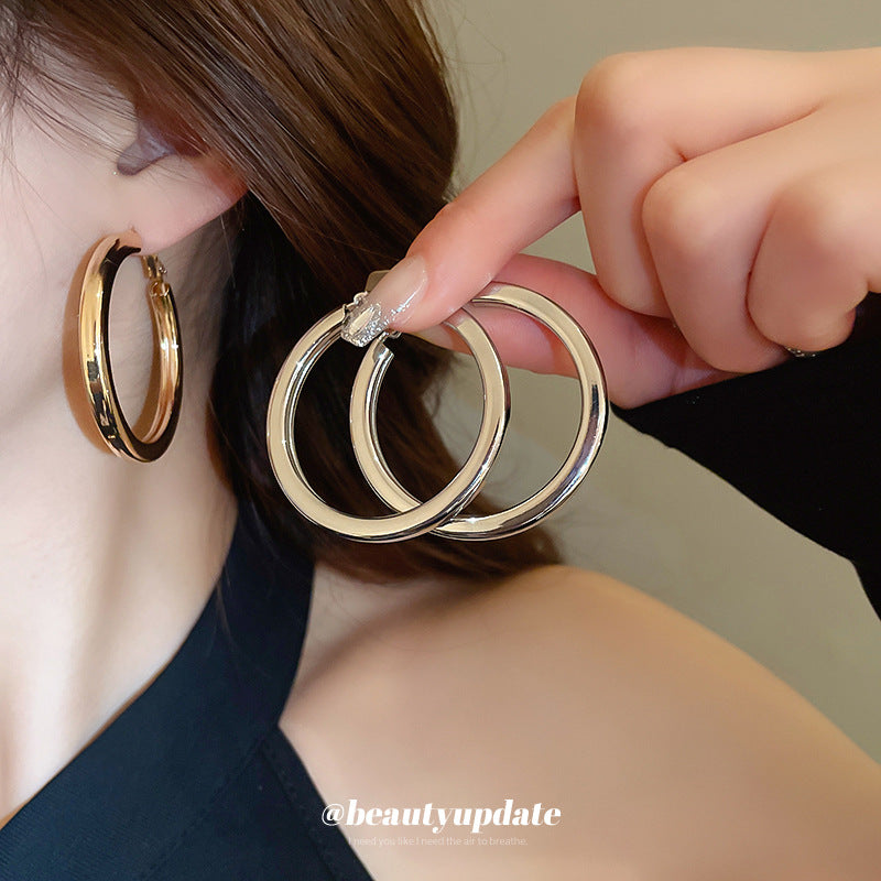 Wholesale luxury metal round earrings