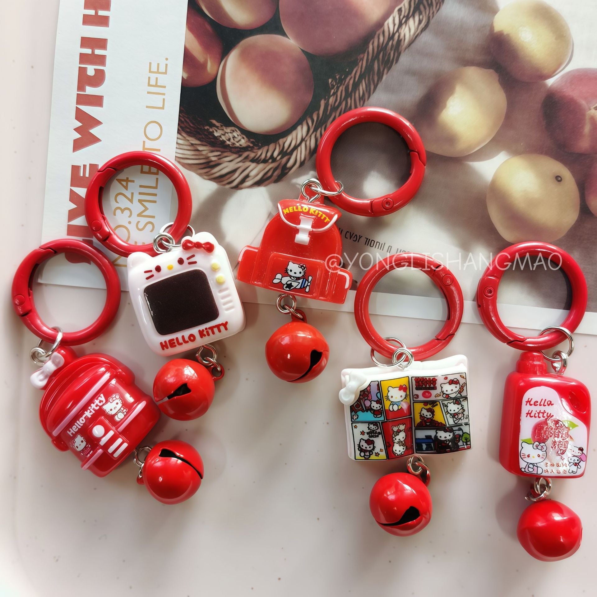 Wholesale Plastic Resin Cute Cartoon Cat Bell Keychain Bag Pendant Fashion Accessory for Girls
