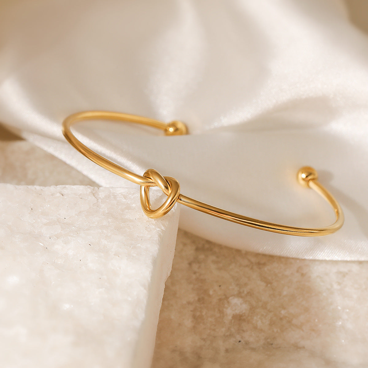 Wholesale 18K Gold Plated Love Knot Open Bracelet