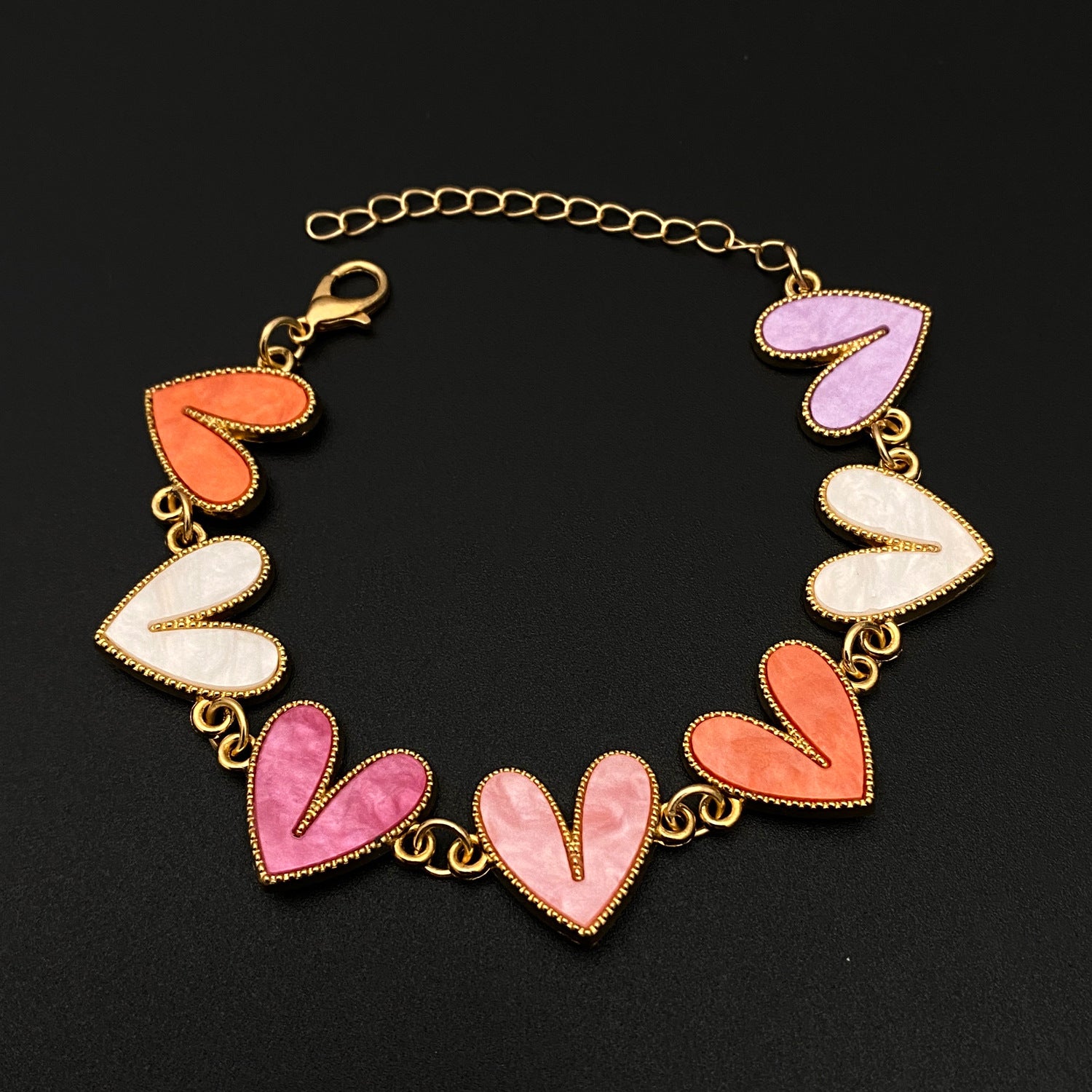 Wholesale Alloy Gold-Tone Heart Bracelet Colorful Love Heart Design Women' s Chic Jewelry Accessory