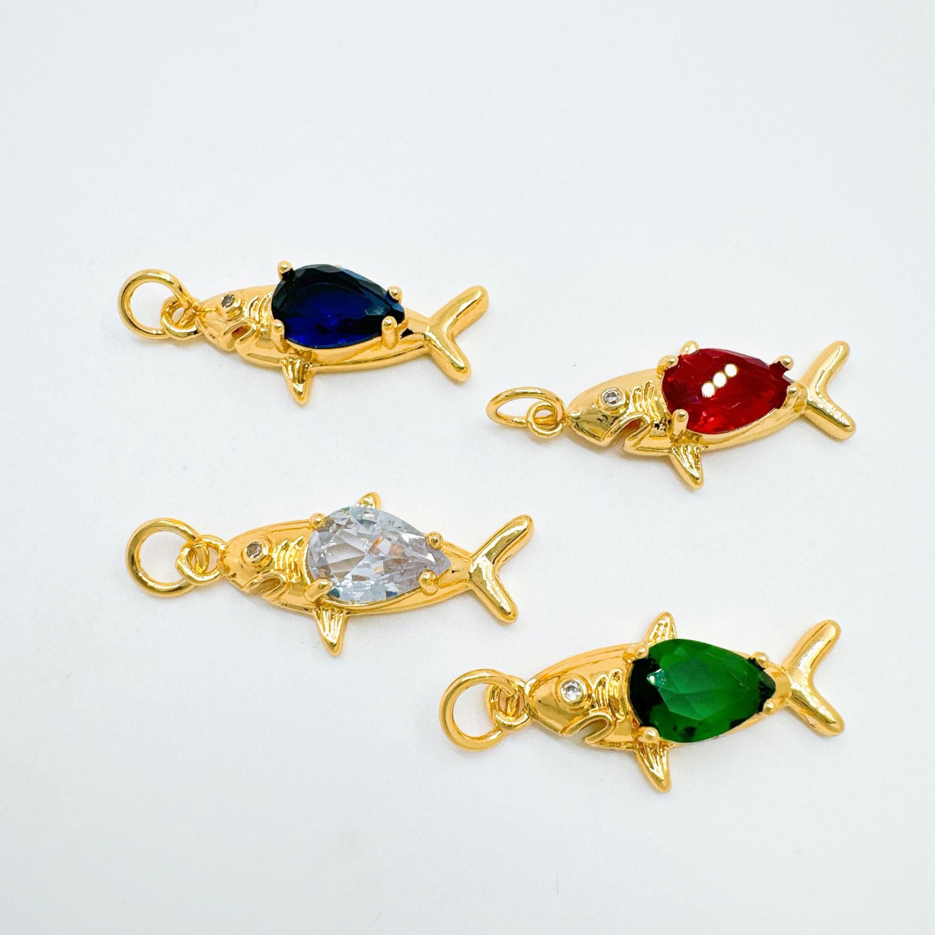Wholesale Gold Plated Shark Pendant Necklace European Style Fashion Accessory for Women Boutique Resale
