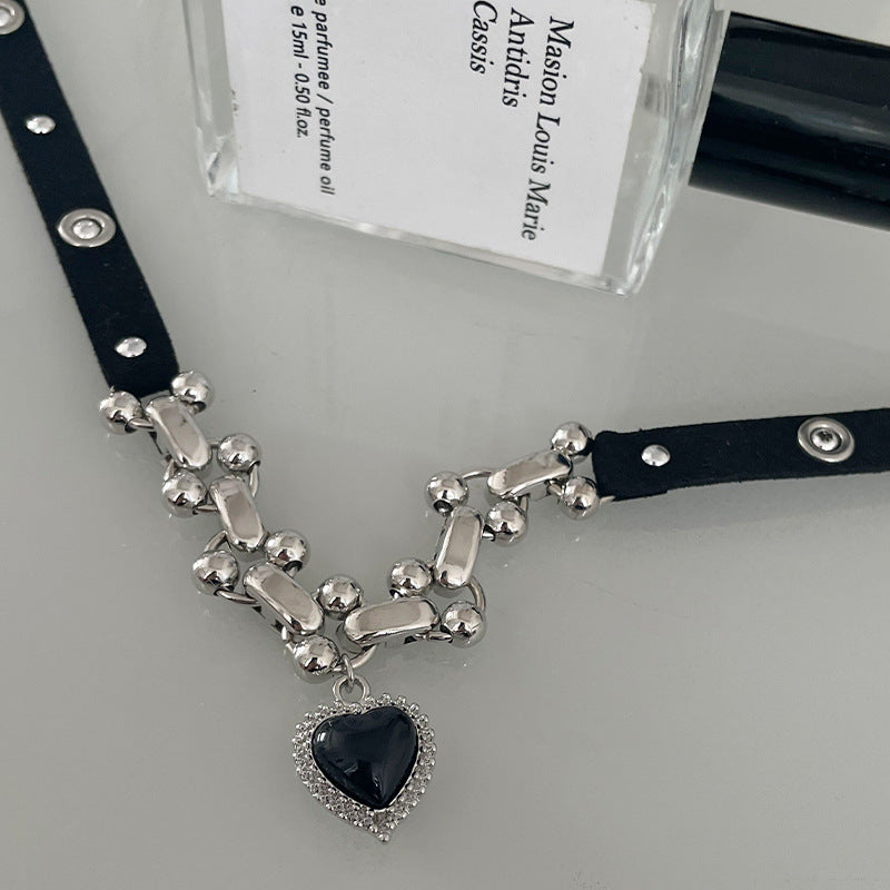 Wholesale black love light luxury necklace