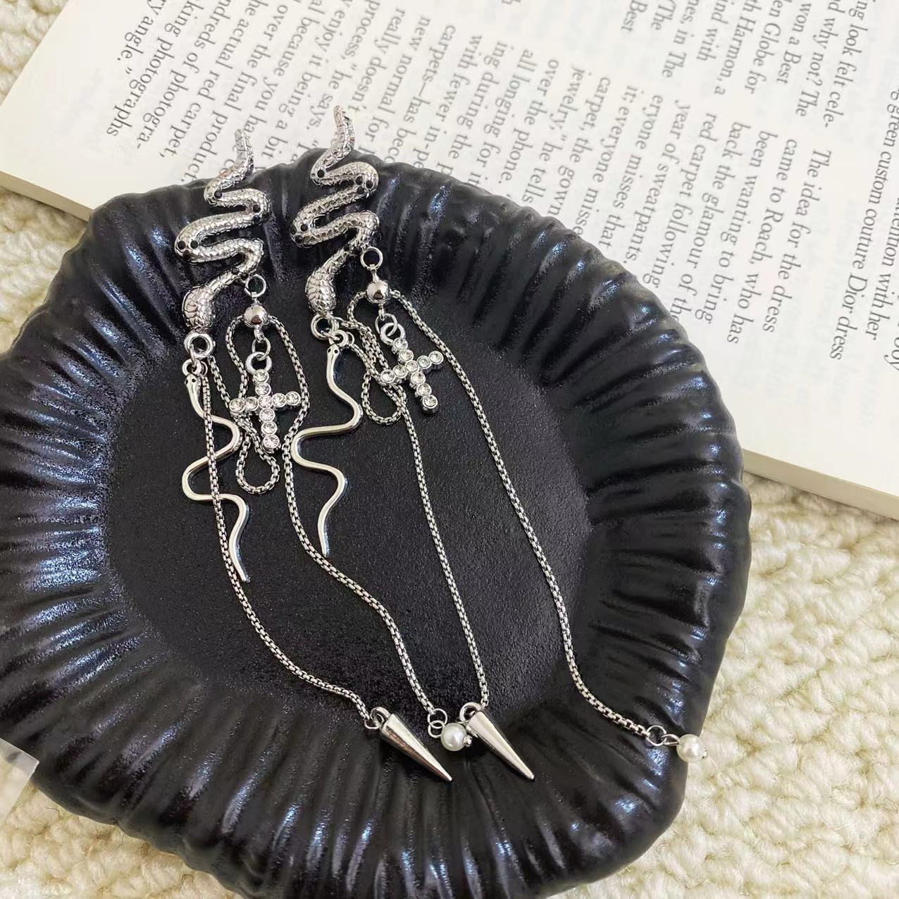 Wholesale Exaggerated Punk Style Snake Tassel Long Elegant Earrings