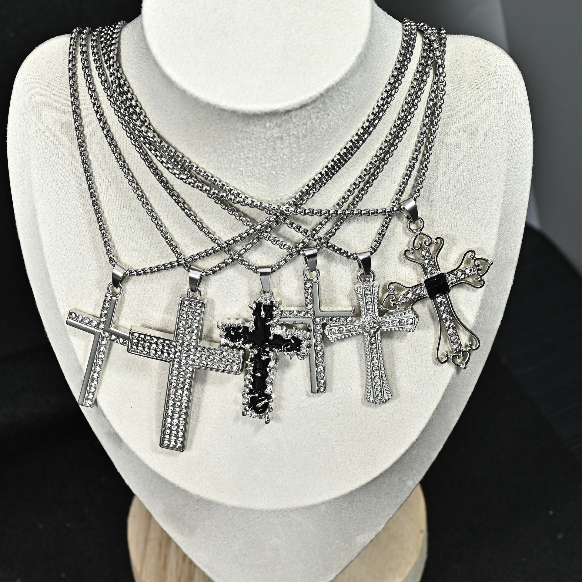 Wholesale Retro Vintage Cross Pendant Necklace For Men Stainless Steel Long Chain Chic Fashion Jewelry Accessory Gift