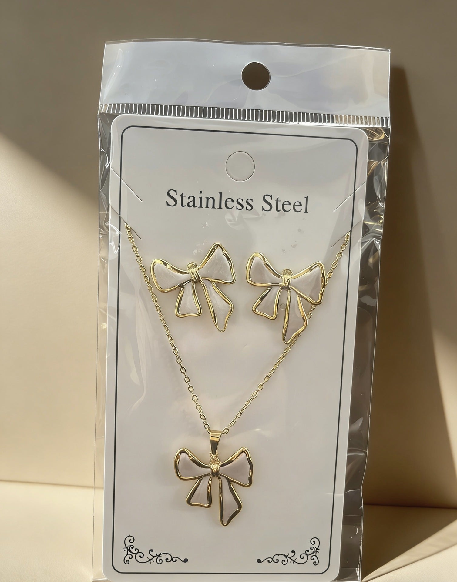 Wholesale Stainless Steel Flower and Teardrop Enamel Earrings and Necklace Set