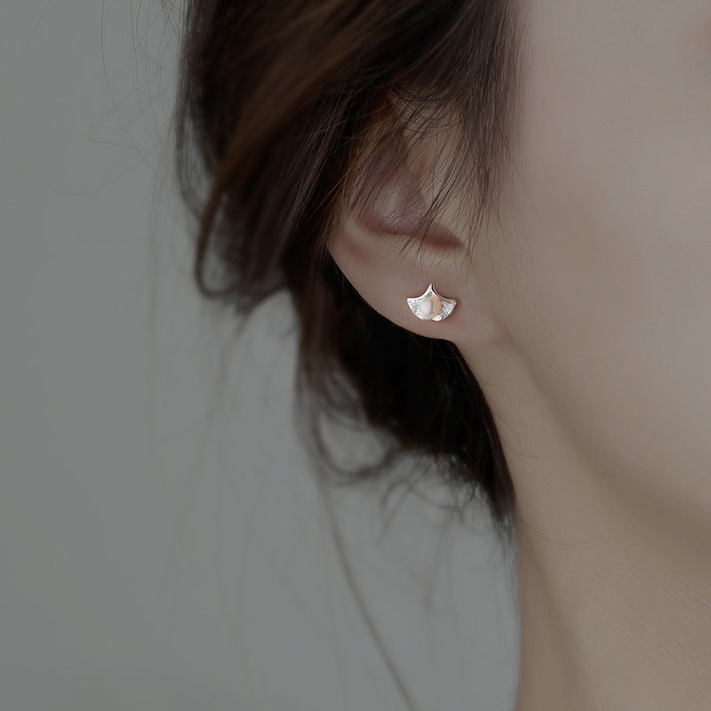 Wholesale Light Luxury Fashion Earrings S925 Sterling Silver Pearl Earrings